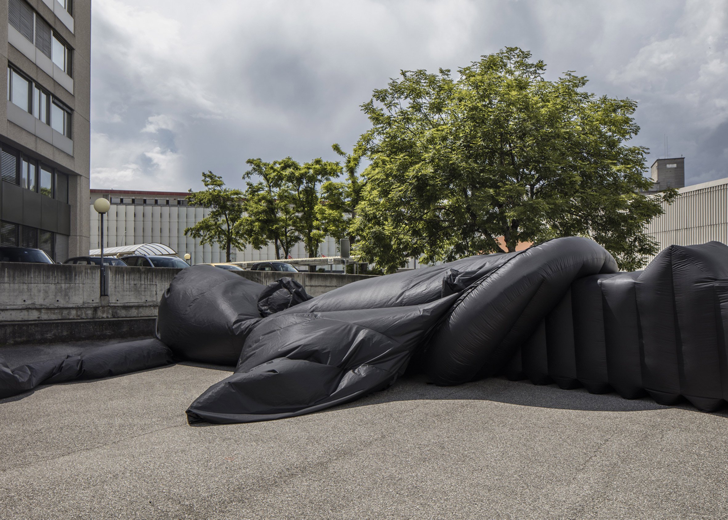 shelter-architecture-black-inflatable-installation-pvc-bureau-a_dezeen_2364_col_4-1