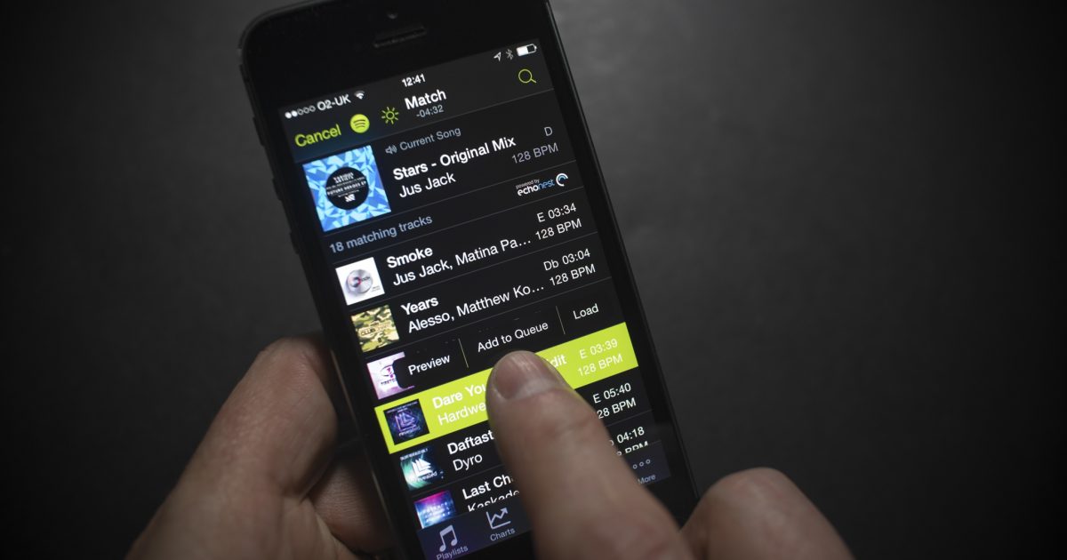 Spotify is testing a new ‘auto-mixing’ function for playlists